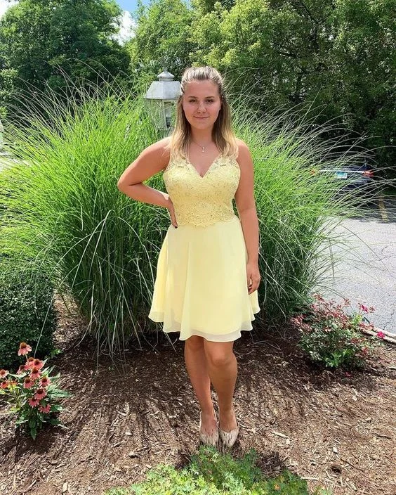 Sexy Lace Yellow Short Homecoming Dress  cg9586
