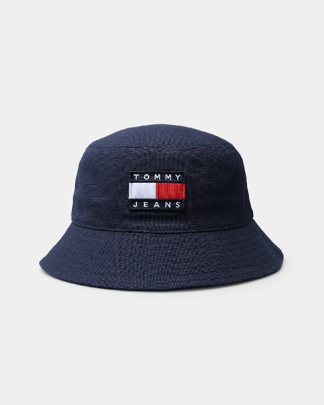 Tommy Jeans Men's Heritage Bucket Hat Twilight Navy Elegant Tapered Leg Denim